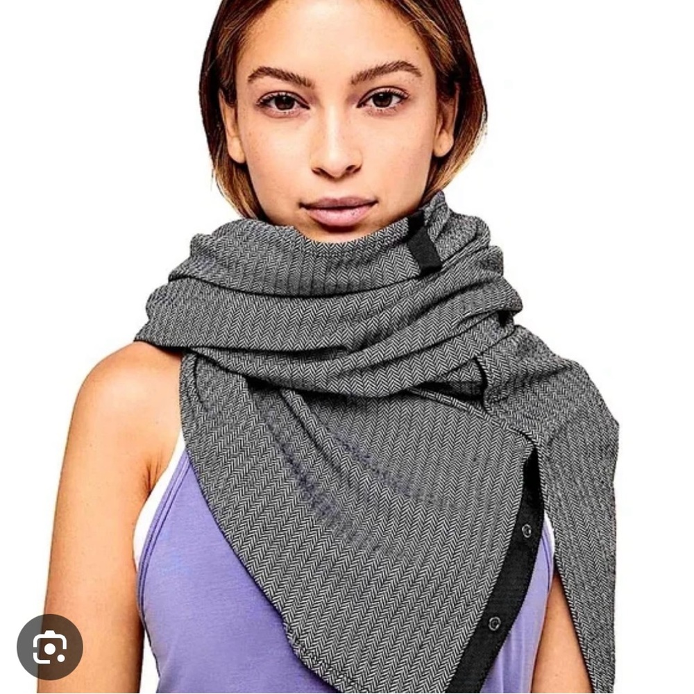 2 Lululemon vinyasa scarves